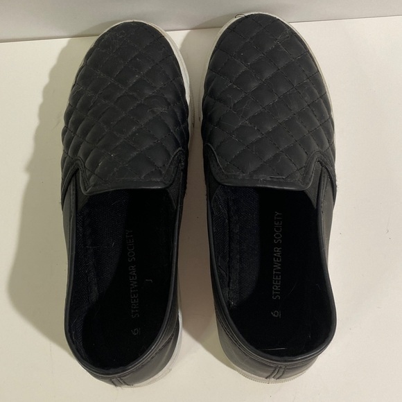 Streetwear Society Women's 6 Black Slip-On Sneakers - Picture 3 of 7